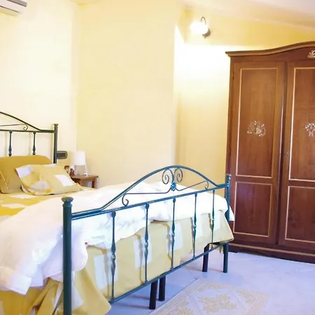 לינה וארוחת בוקר B &b - Un Piccolo Hotel- Con Bagno Privato-parcheggio Interno Per Moto E Bici -energetic Breakfast Extra