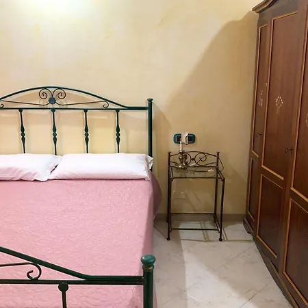 B &b - Un Piccolo Hotel- Con Bagno Privato-parcheggio Interno Per Moto E Bici -energetic Breakfast Extra 3* Làconi