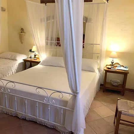 B &b - Un Piccolo Hotel- Con Bagno Privato-parcheggio Interno Per Moto E Bici -energetic Breakfast Extra