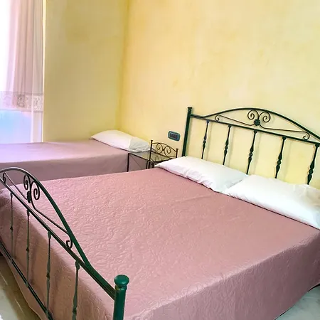 Bed & Breakfast - Cyclists & Bikers - Con Bagno Privato-parcheggio Interno Per Moto E Bici -energetic Breakfast Extra