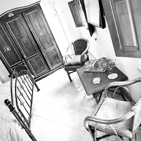 Bed & Breakfast - Cyclists & Bikers - Con Bagno Privato-parcheggio Interno Per Moto E Bici -energetic Breakfast Extra