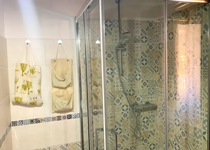 B &b - Un Piccolo Hotel- Con Bagno Privato-parcheggio Interno Per Moto E Bici -energetic Breakfast Extra Отель типа 